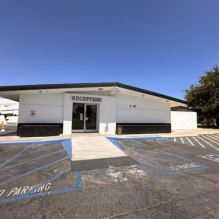 G T Hotels Inn & Suites Extended Stay Victorville Exterior foto
